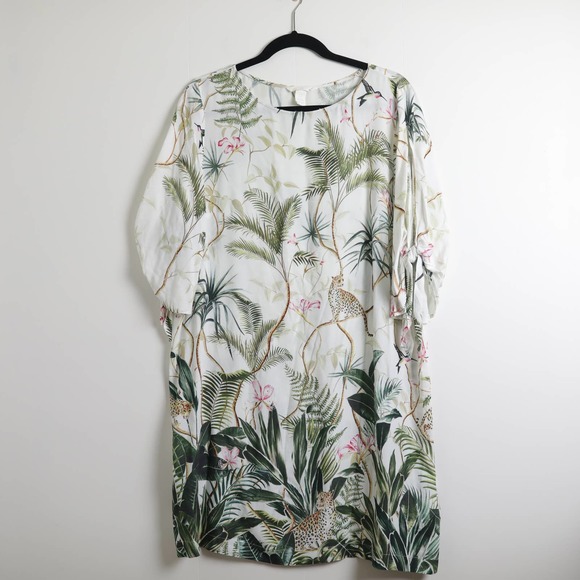 H&M Dresses & Skirts - H&M White Jungle Floral Palm Tropical Animal Pattern Dress Size 12